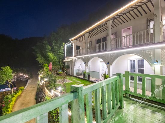 Youwu Meisu - carbon neutral hotel in Deqing