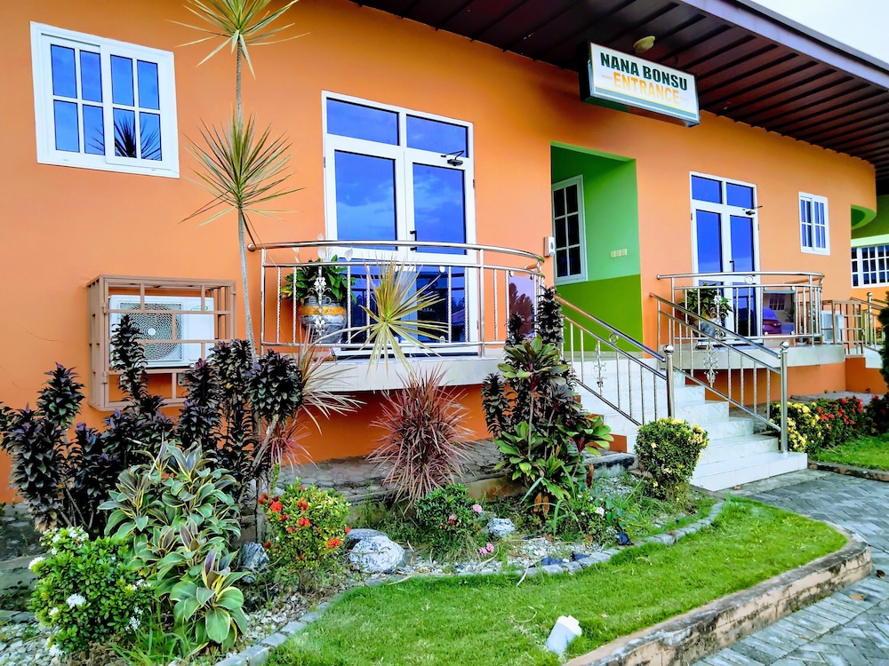 Renajoe Exclusive Centre — 4-Star Luxury Hotel in Kumasi, Ghana