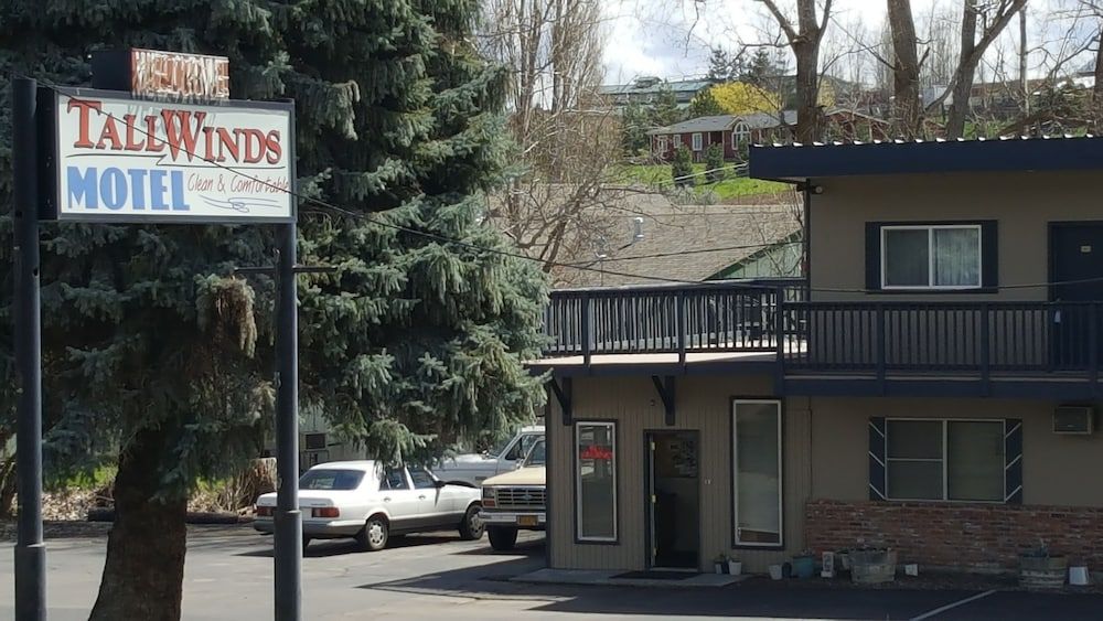 Tall Winds Motel - photo 17