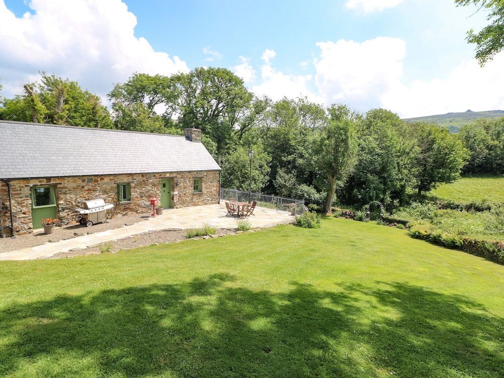Trewrach Cottage — 4-Star Luxury Hotel in Newport, United Kingdom