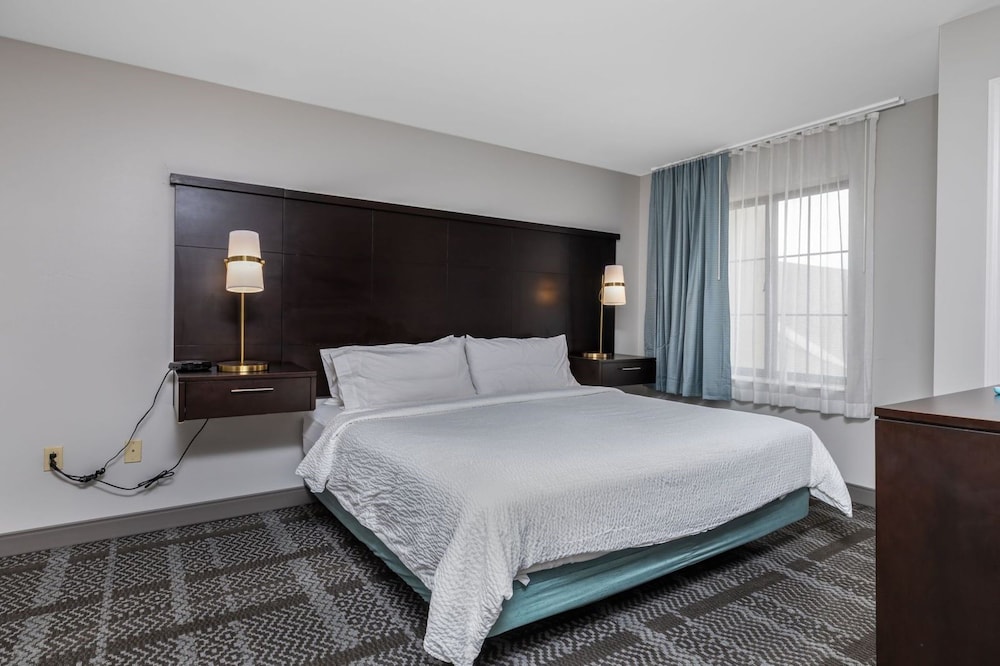 Staybridge Suites Madison East by IHG - photo 16