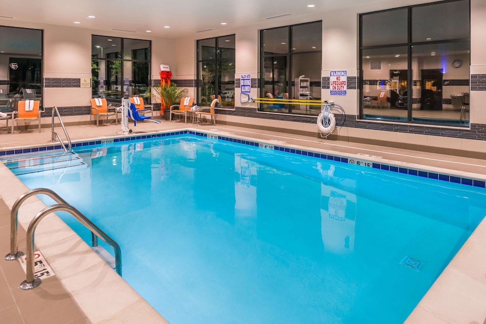 Hampton Inn & Suites Wixom - photo 35