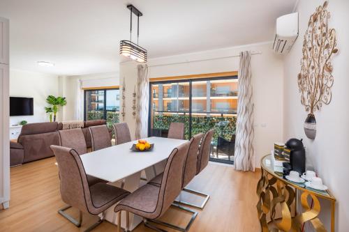 OCEANFRONT: Luxury Magnificent Views and Pool — 4-Star Luxury Hotel in Olhao, Portugal