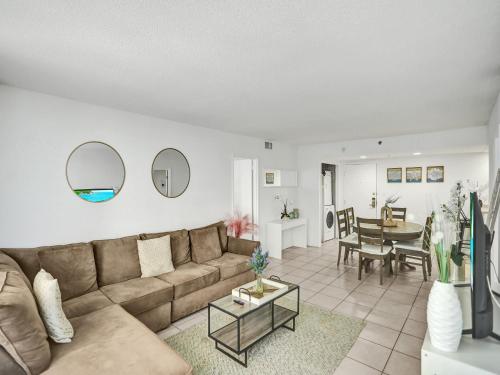Ocean View condo w beach service 411 — 4-Star Luxury Hotel in Miami Beach, United States