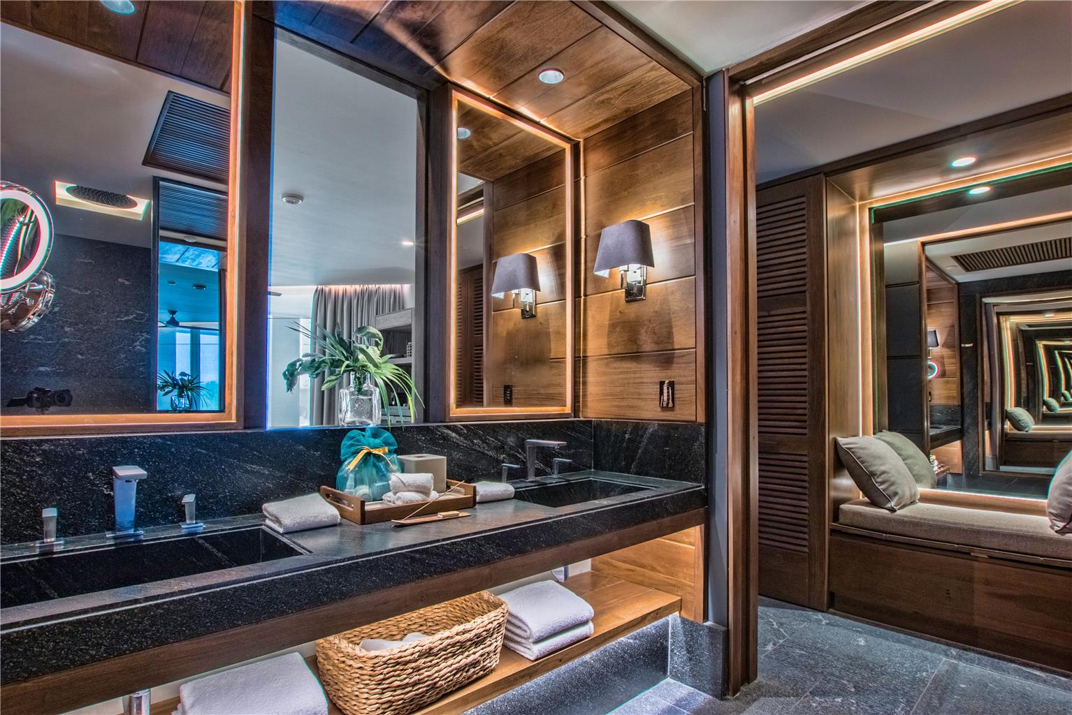 Guest room