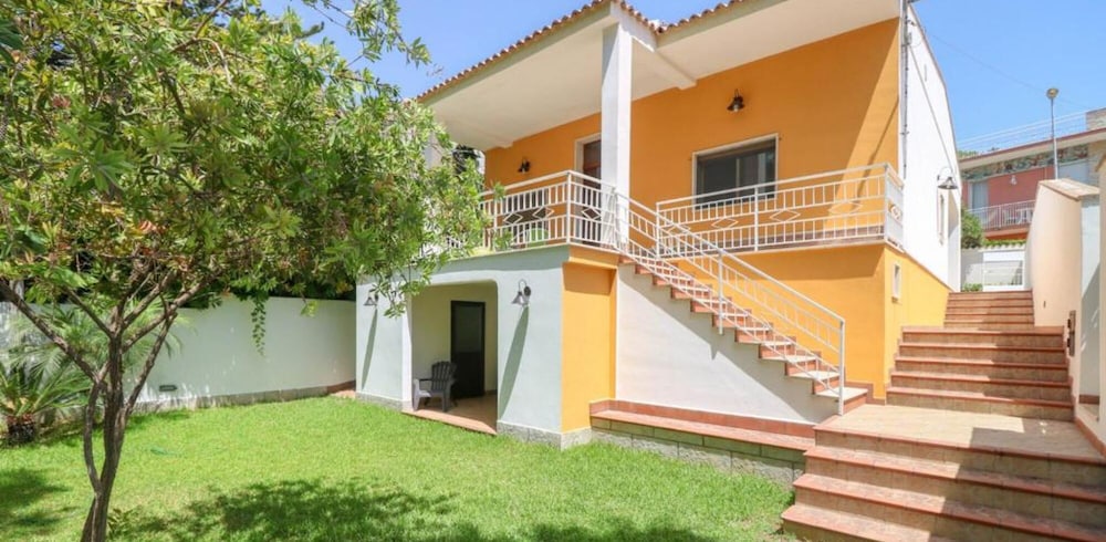 Villa Urania by Ortigia Apartments — 4-Star Luxury Hotel in Siracusa, Italy
