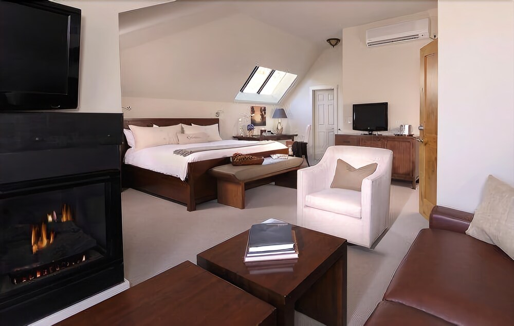 Columbia Hotel - photo 21