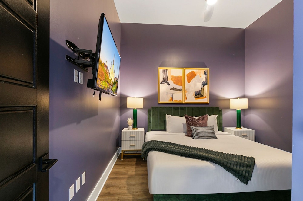 Mardi Gras Suites NOLA's 4BR Elegance - photo 256
