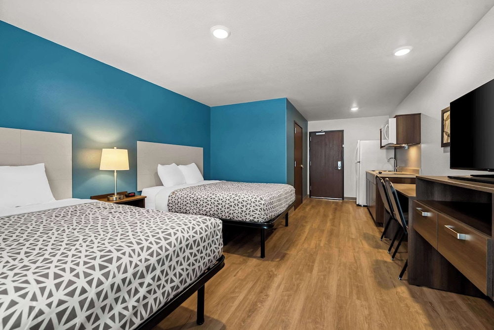 WoodSpring Suites Loves Park Rockford - photo 15