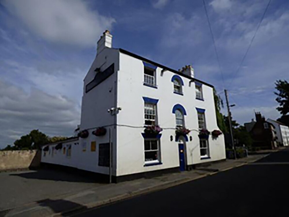 The Ship Albion - carbon neutral hotel in Spalding