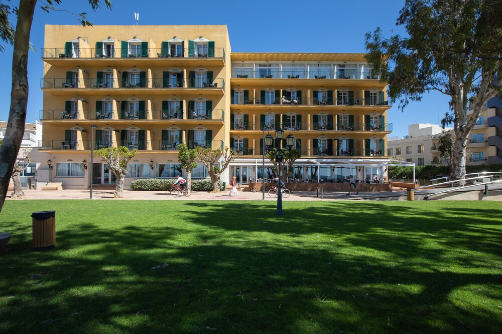 Prestige Coral Platja in Roses, Spain