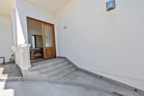 H211 Hamilton Cove 211 Mar De Cortez — Avalon — photo 4
