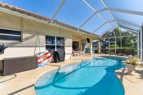 Fantastic Weekly Rental Pool Home in Falcons Glen of Lely Naples Florida — 4-Star Luxury Hotel in Naples, United States