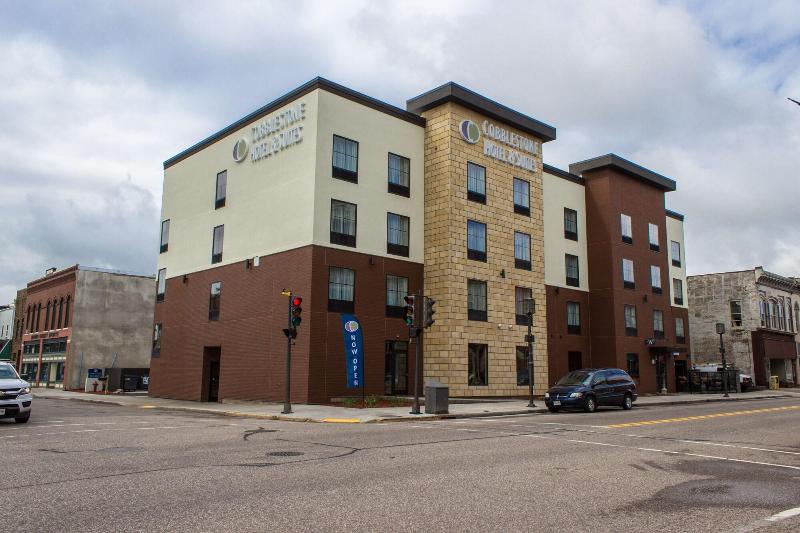Cobblestone Hotel & Suites Chippewa Falls — hotel in Chippewa Falls