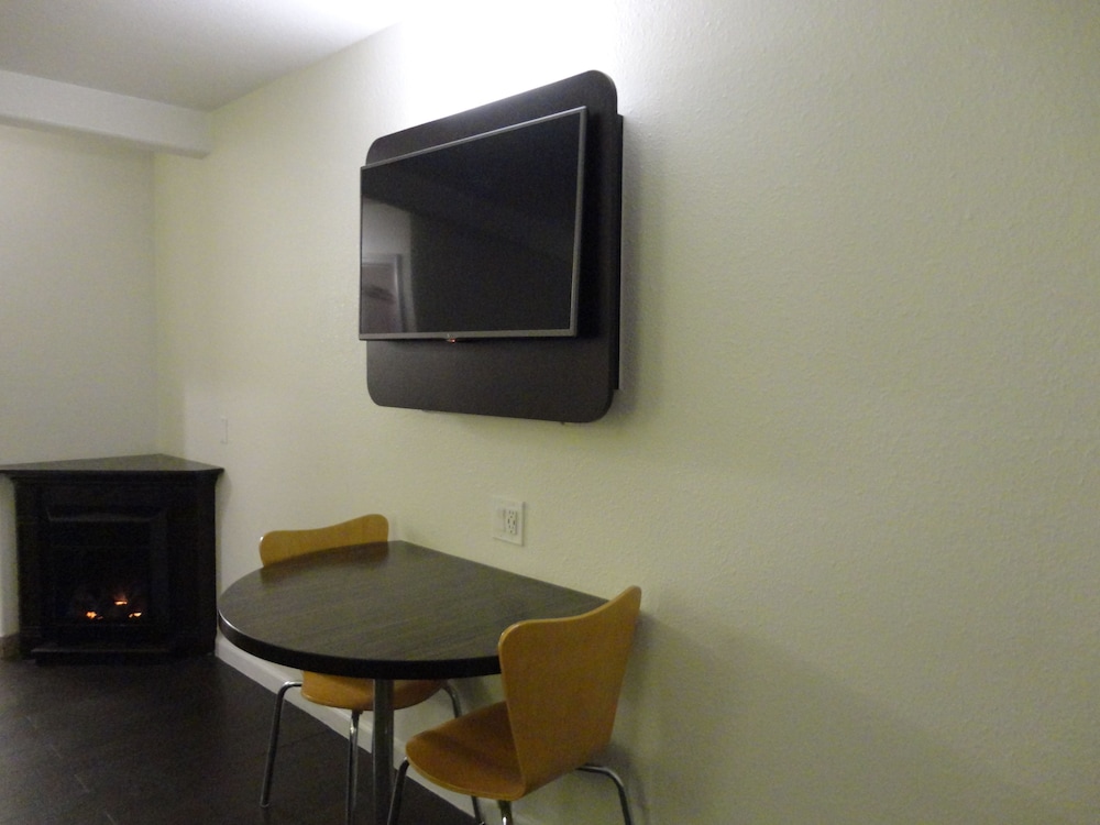 Fisherman's Cove Inn - photo 23