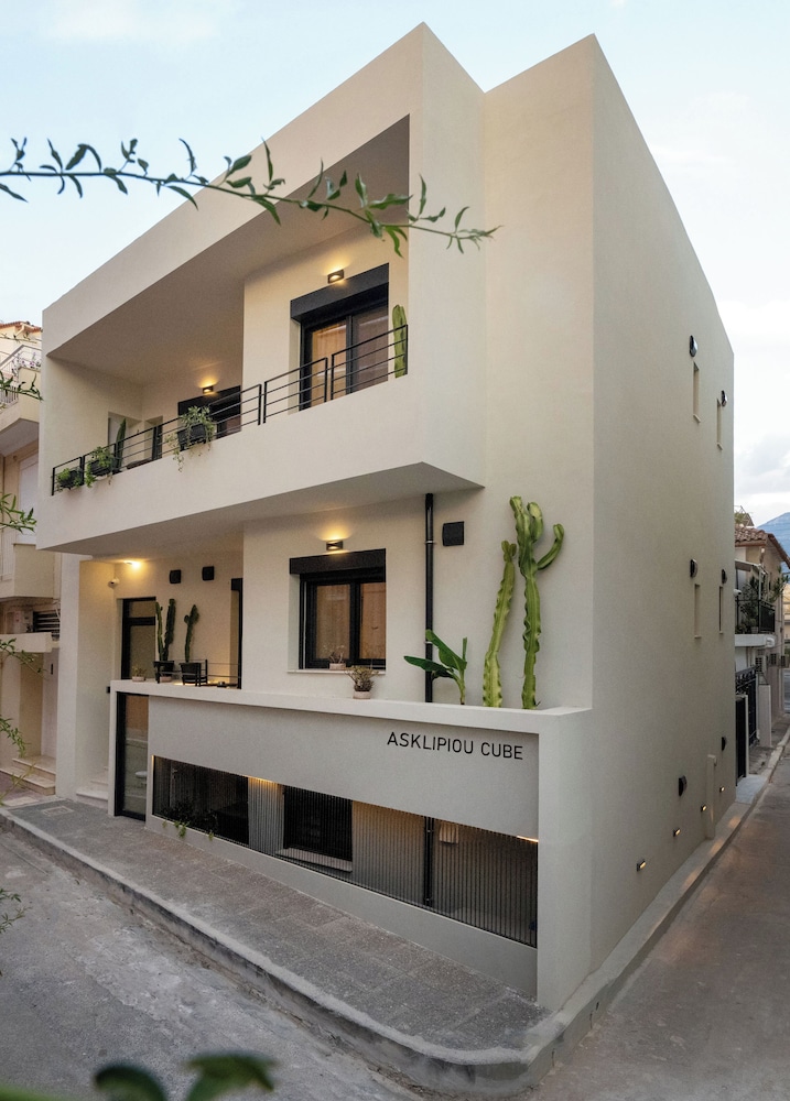 Asklipiou Cube Kalamata Mediterranean Suites — 4-Star Luxury Hotel in Kalamata, Greece