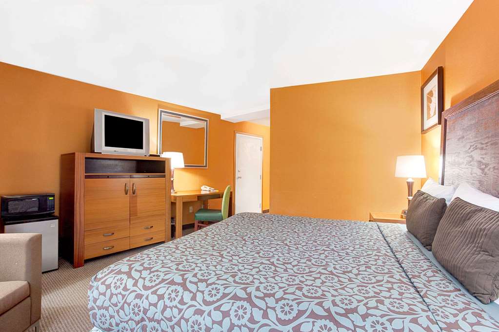 Days Inn by Wyndham Federal Way - photo 7