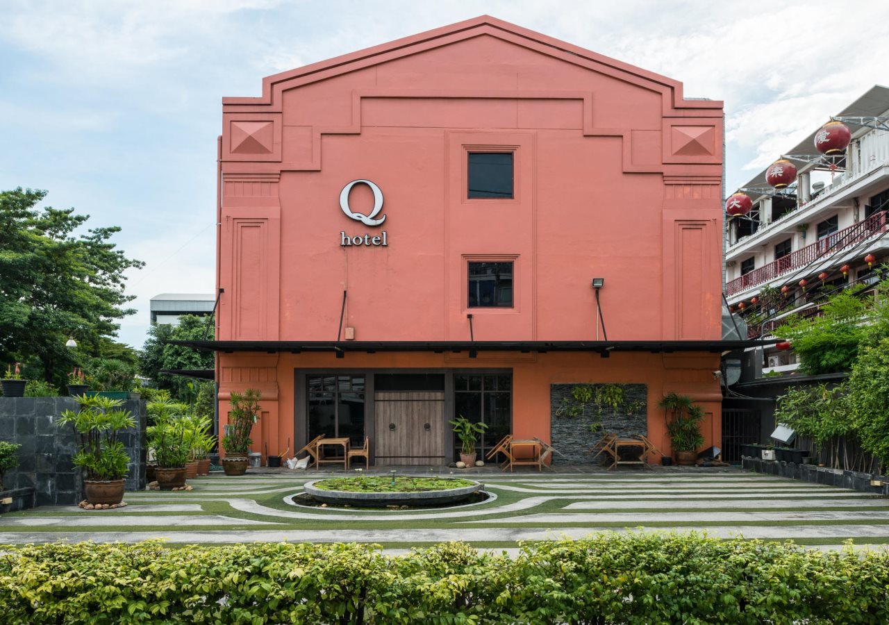 Q Hotel — hotel in Huai Khwang