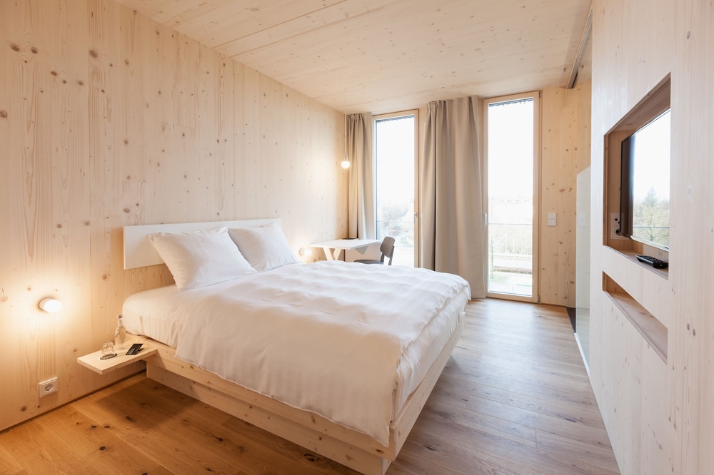 Bader Hotel — hotel in Vaterstetten