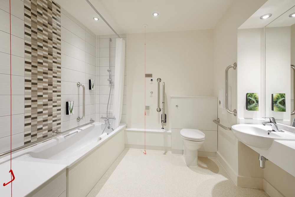 Premier Inn Runcorn — Runcorn — photo 4
