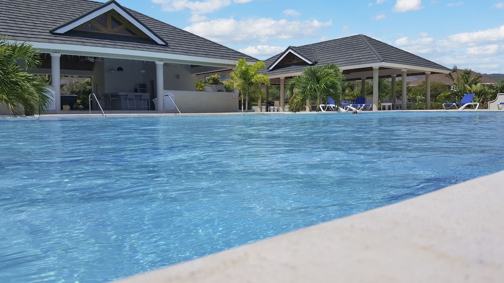 Casa Maurice Ocho Rios Villa — 4-Star Luxury Hotel in Saint Ann's Bay, Jamaica