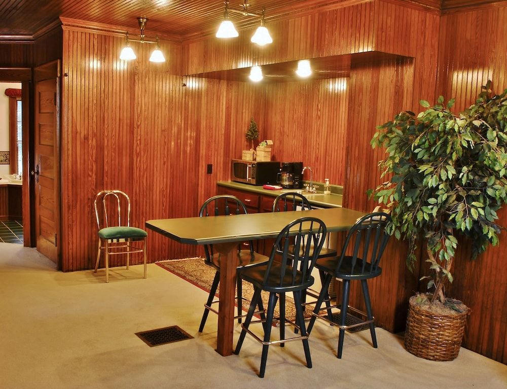 Arbor Hill Inn - photo 5