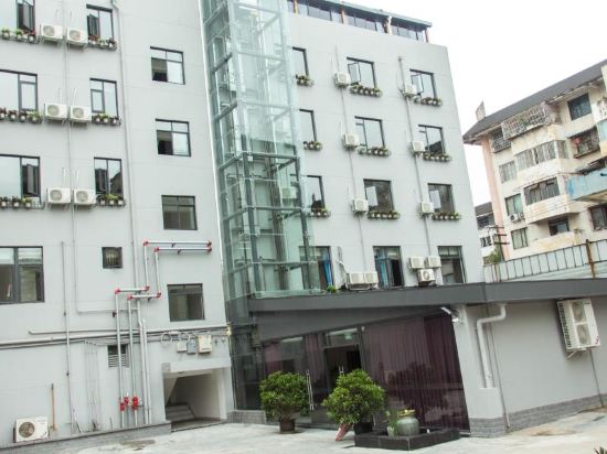 Laiyi Hotel - carbon neutral hotel in Chengdu