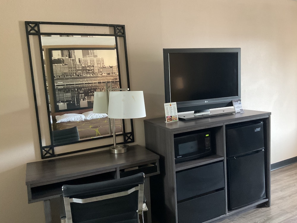 Super 8 by Wyndham Chattanooga East Ridge - photo 36