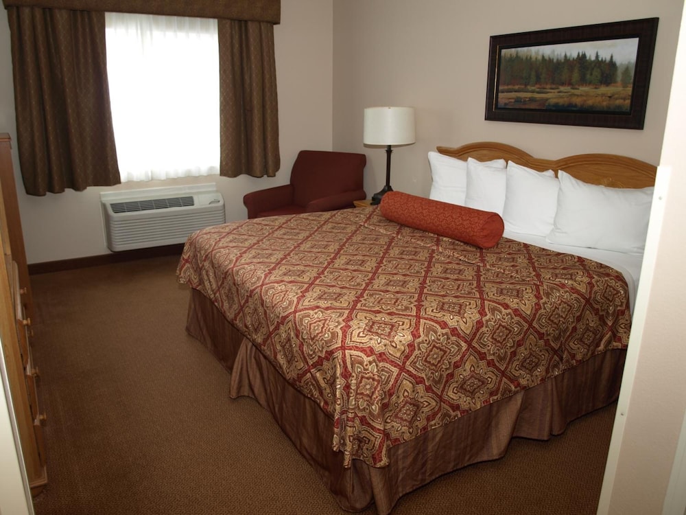 Savanna Inn & Suites - photo 12