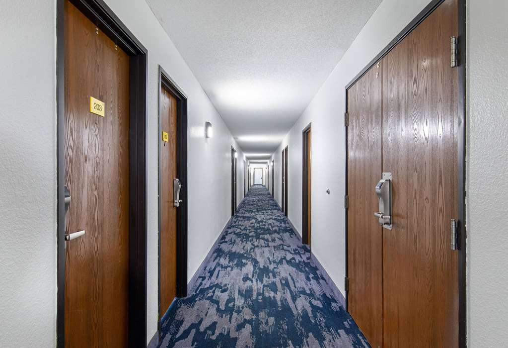 Super 8 by Wyndham Johnson City - photo 35
