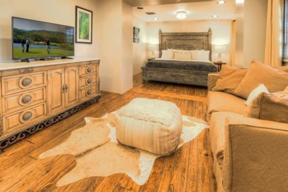 Winery Suites of Scottsdale - photo 4