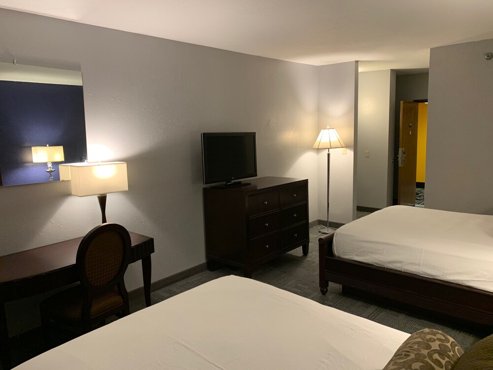 The Metropolitan Hotel - photo 10