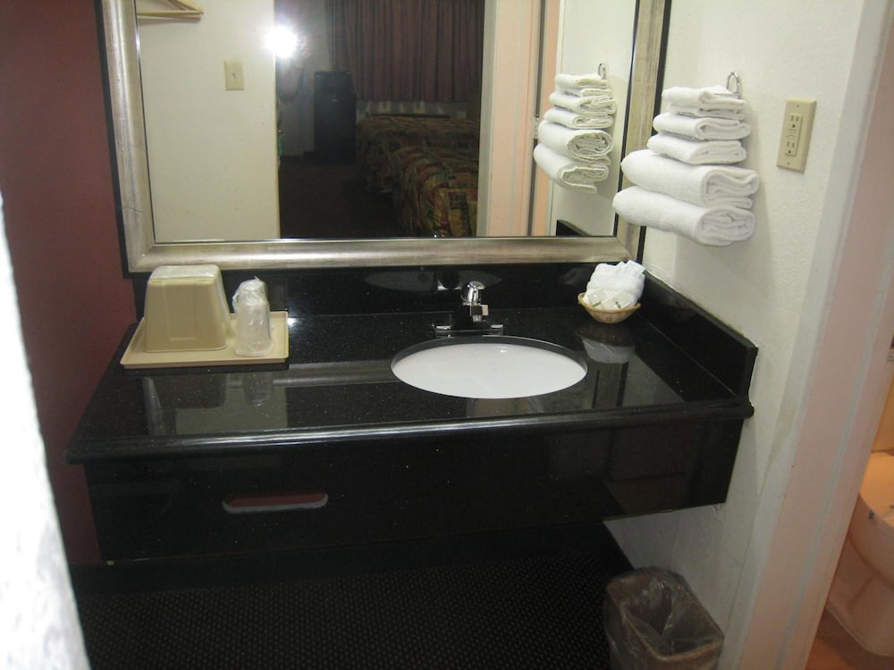 Motel 8 - photo 16