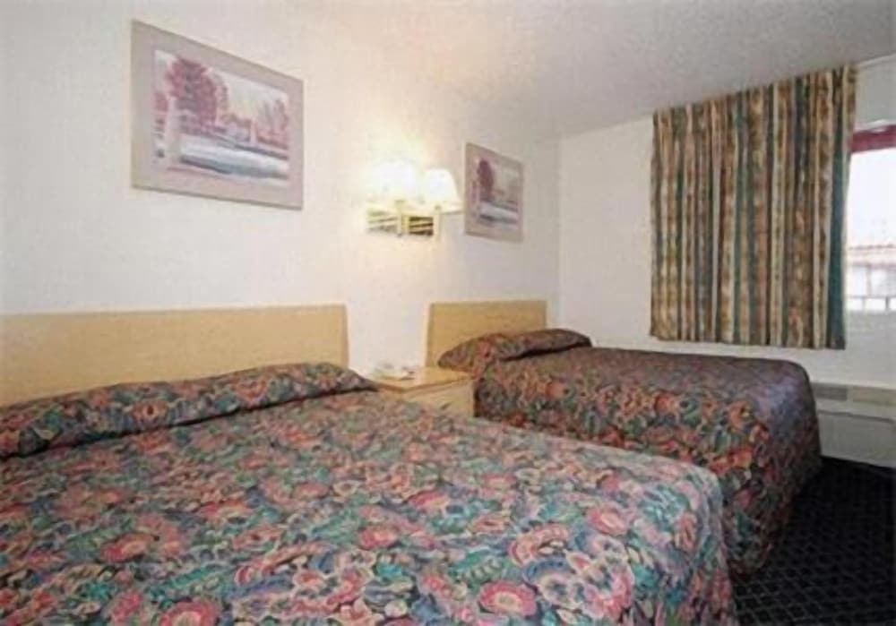 Riverside Inn & Suites - photo 14
