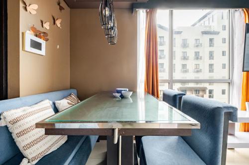 Modern Condo Infront of NAIA T3 — 4-Star Luxury Hotel in Manila, Philippines