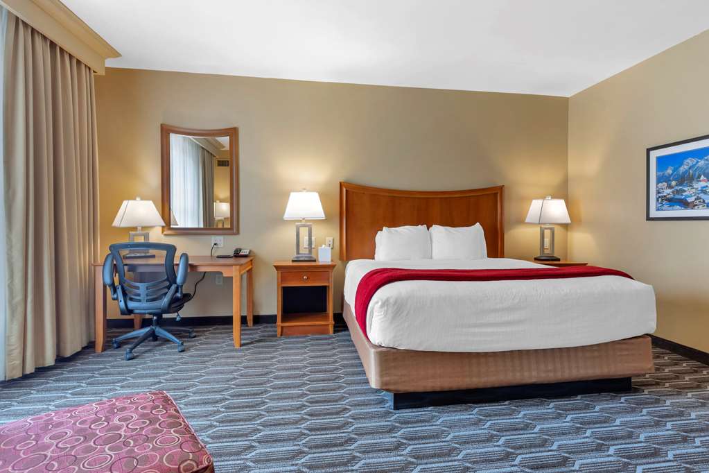 Best Western Plus Swiss Chalet Hotel & Suites - photo 30