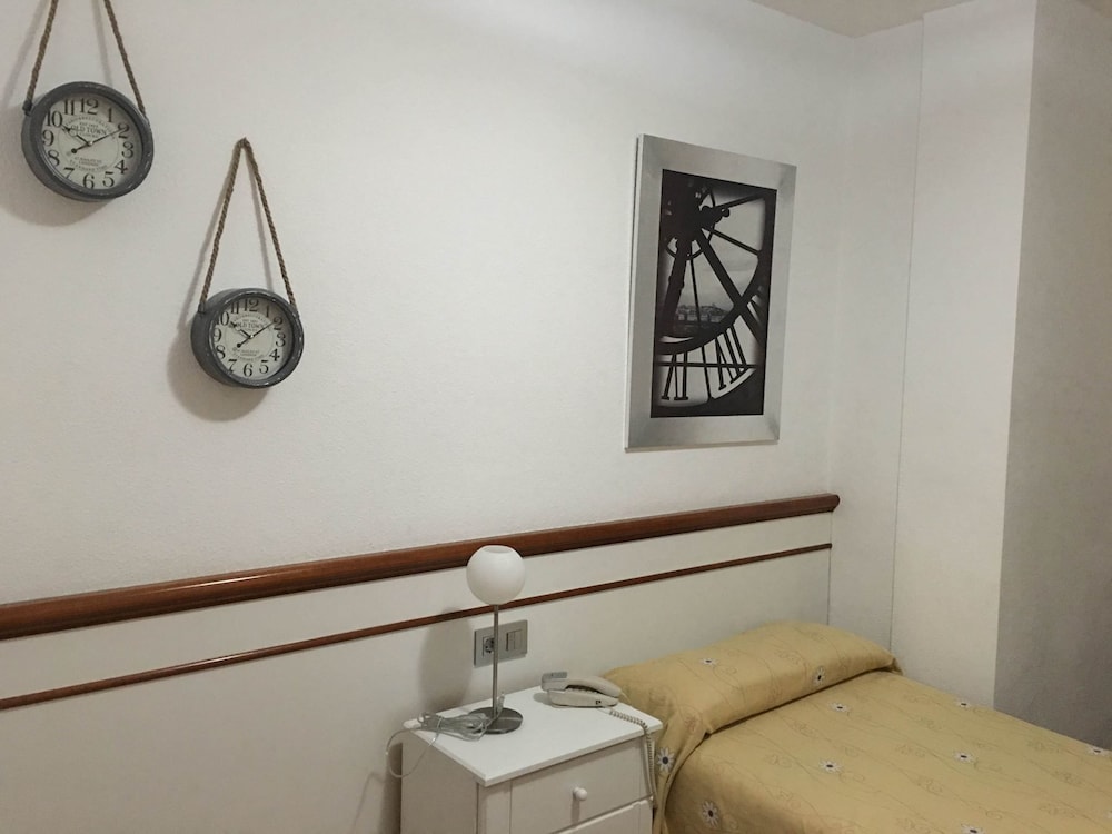 Hotel Herreros — Castello De La Plana — photo 4