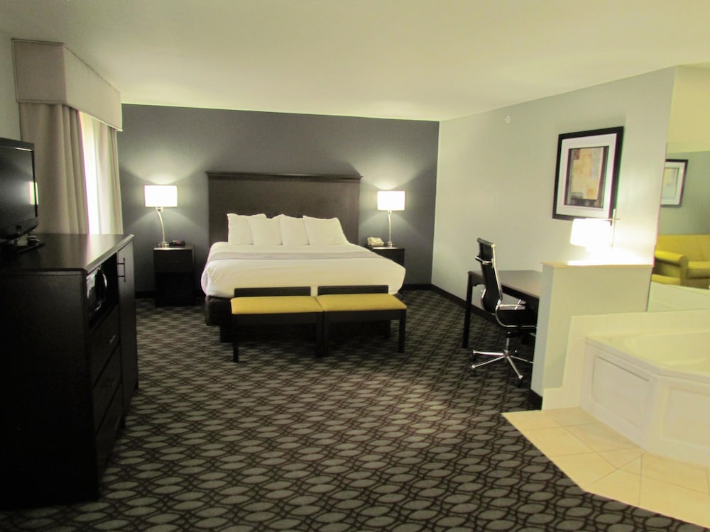 Oak Hill Inn & Suites - photo 22