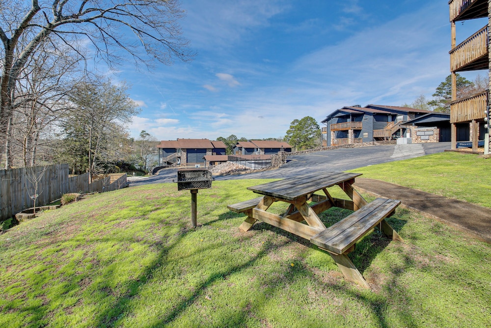 5 Mi to Casino: Waterfront Condo in Hot Springs - photo 23