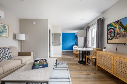 Downtown Newly Remodeled Apartment AC Beach Restaurants Breweries Nightlife — 4-Star Luxury Hotel in Traverse City, United States