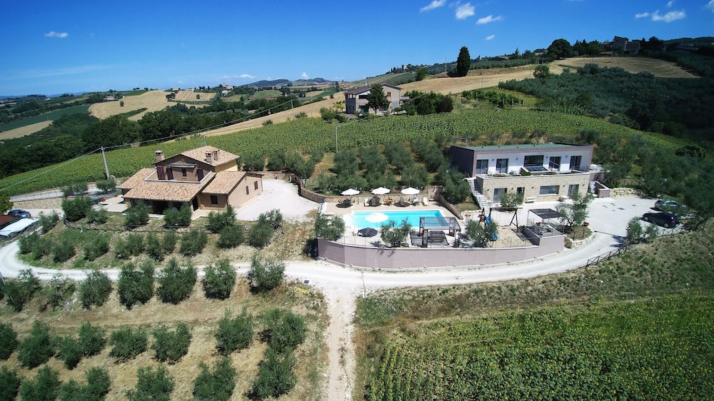 Colle San Giovanni — hotel in Todi