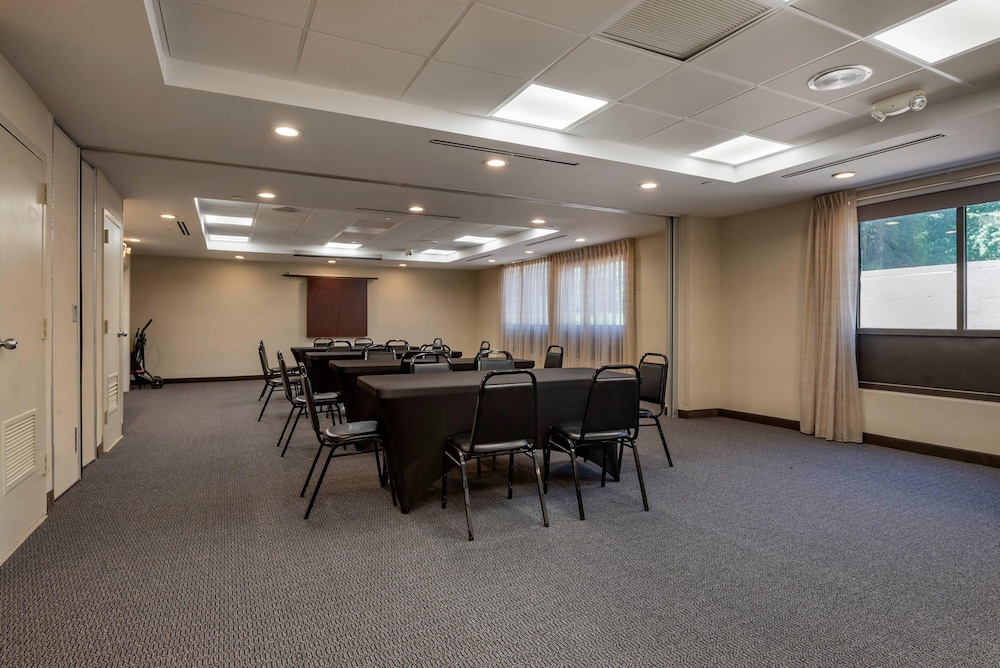 Comfort Inn Horsham Philadelphia - photo 42