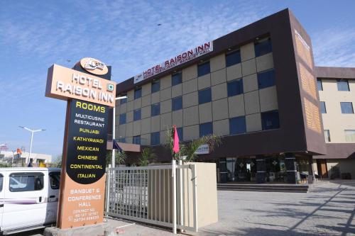 Hotel Raison Inn Bechraji in Mandal, India