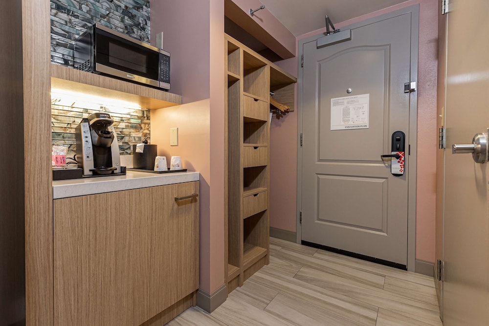 Hilton Garden Inn Ithaca - photo 21