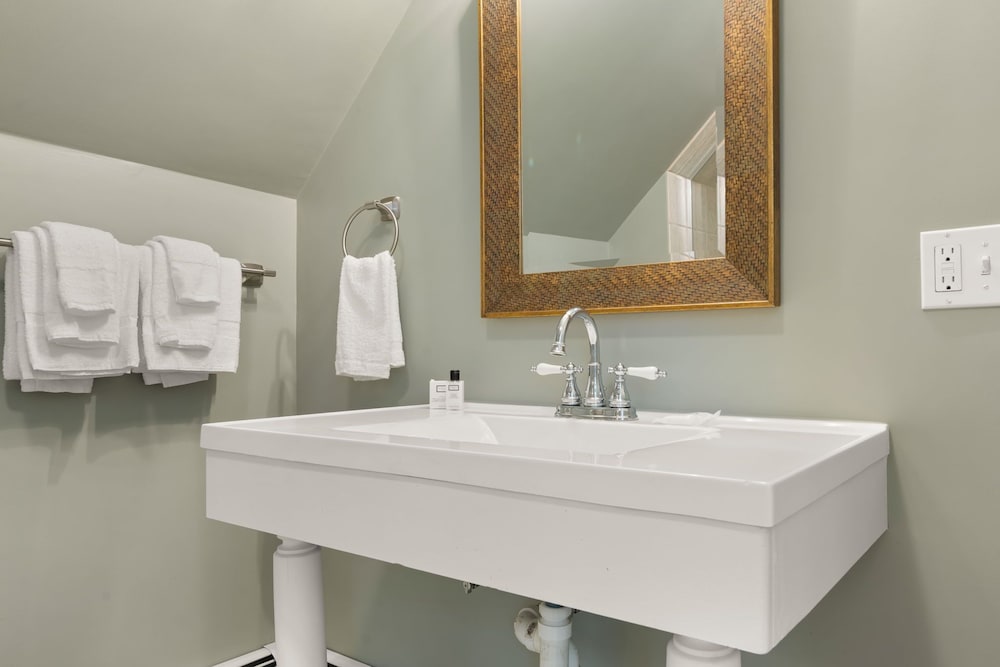 The Aurora Inn & Cottages - photo 123
