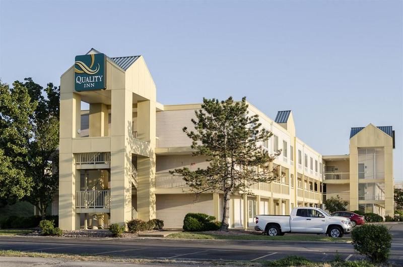 Quality Inn Merriam Kansas City - photo 41