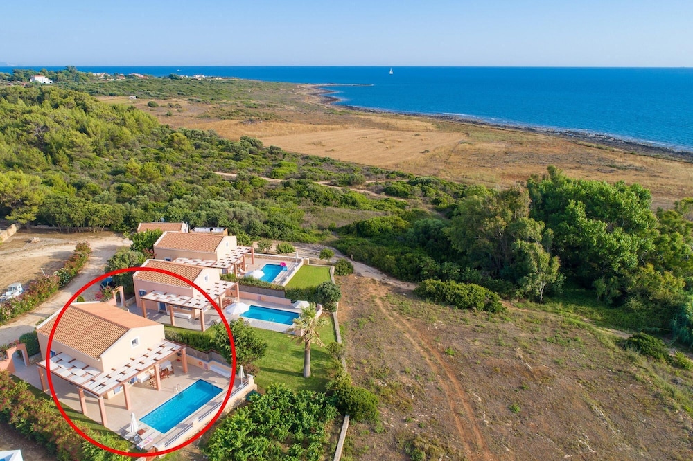 Maria Beach House Large Private Pool Walk to Beach Sea Views A C Wifi 2176 — 4-Star Luxury Hotel in Kefalonia, Greece