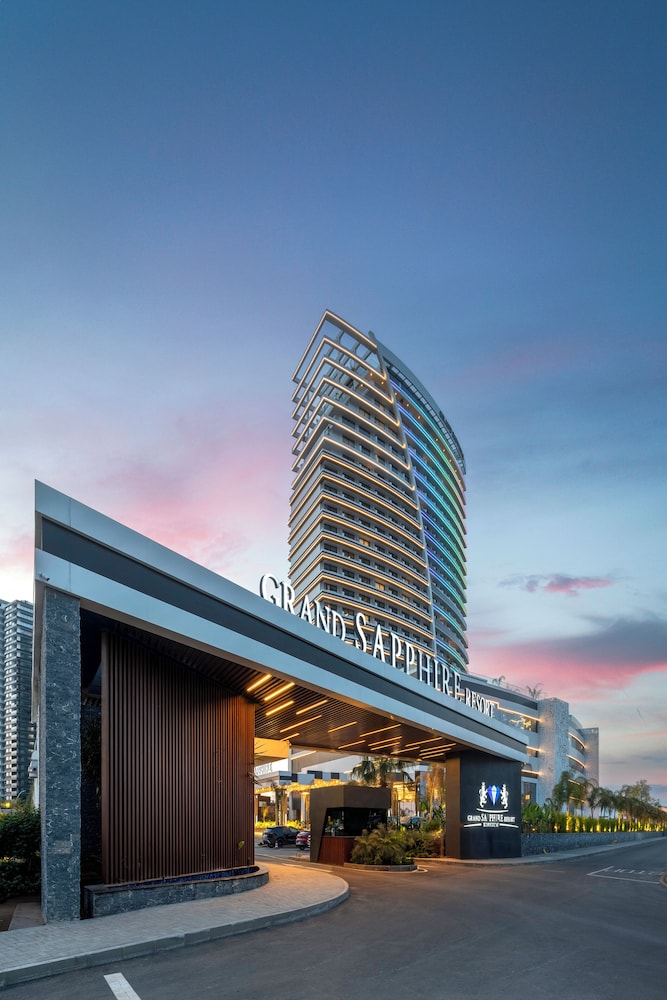 Grand Sapphire Resort Casino — Trikomo
