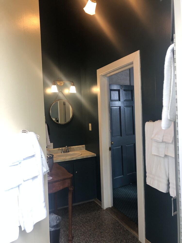 The Inn at 2nd & C - photo 23