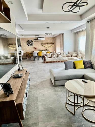 Grand appartement d'exception uniquement pour les familles — 4-Star Luxury Hotel in Martil, Morocco